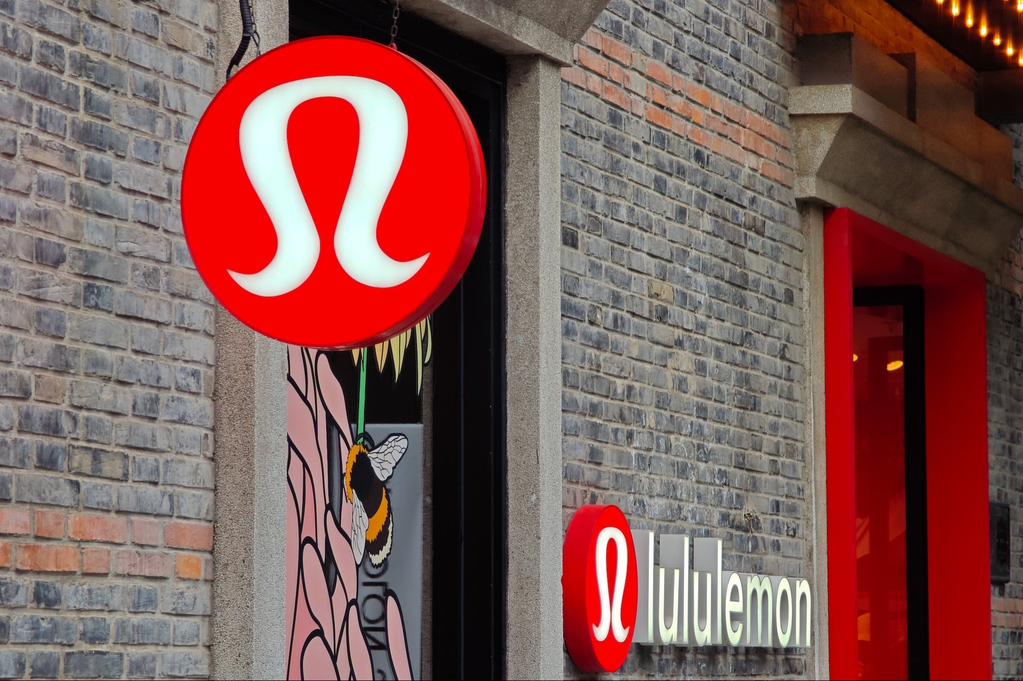 Connecticut Couple Accused in $1 Million Lululemon Athleisure Heist Saga